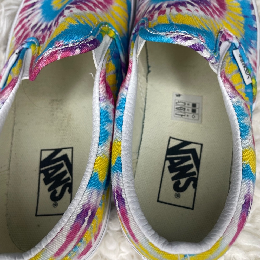 Vans - Picture 3 of 4